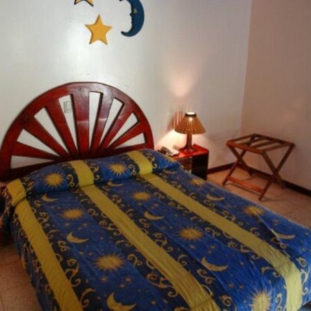 El Milagro Hotell Tamarindo Exteriör bild