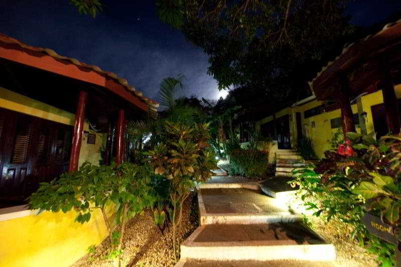 El Milagro Hotell Tamarindo Exteriör bild
