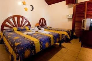El Milagro Hotell Tamarindo Exteriör bild